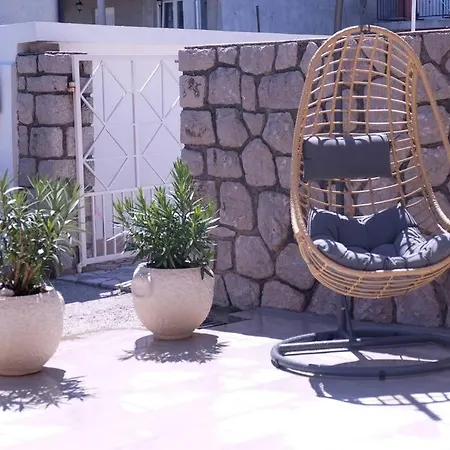 Krasa Escape Apartman *